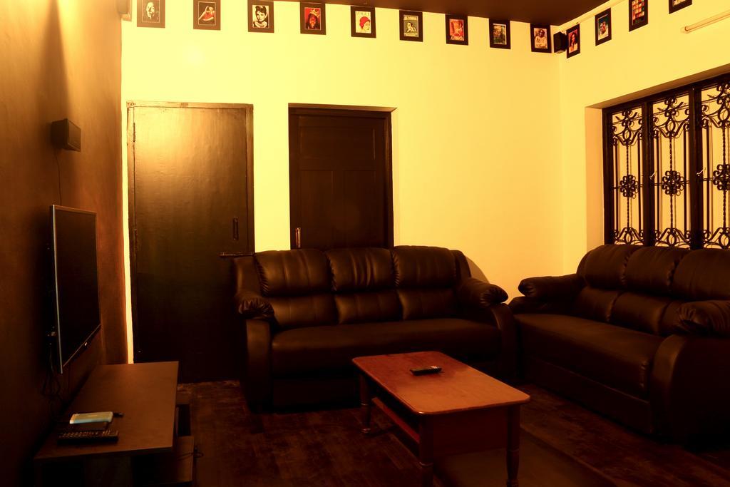 Hostel Red Lollipop *